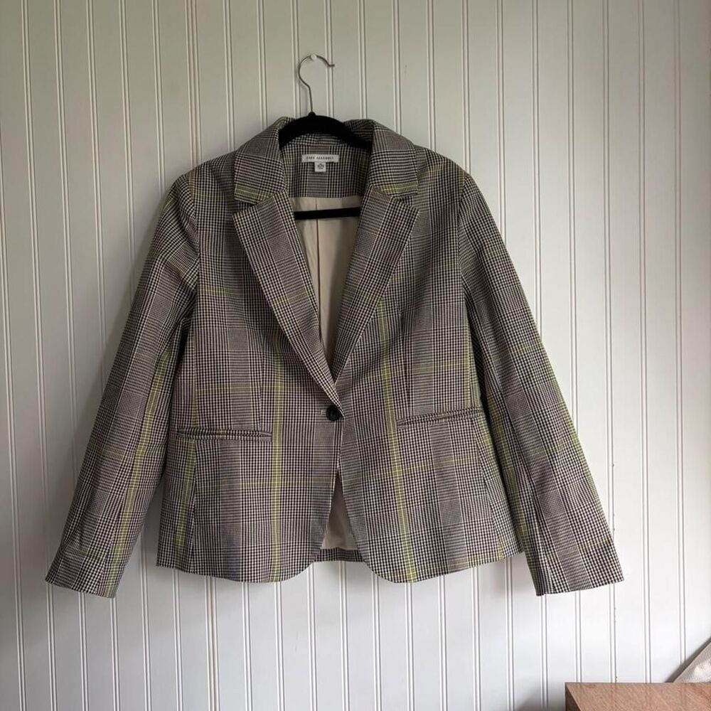 Free Assembly Blazar Black Cream w/ Lime green accent Size M